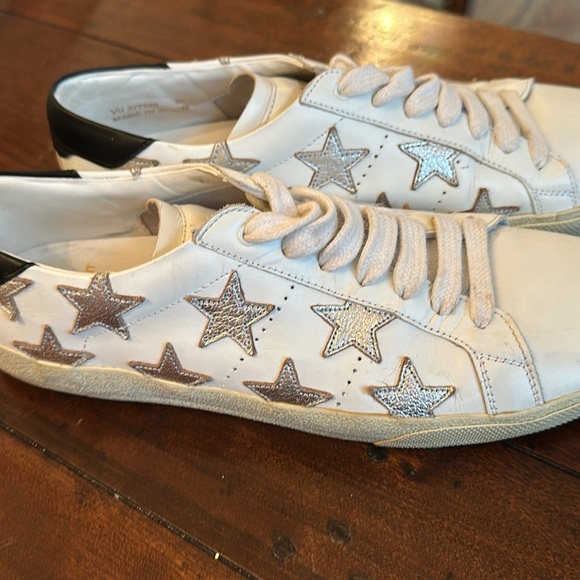 Gorgeous Saint Laurent, YSL 38! Perfect condition! Very versatile & classic! - Picture 1 of 6